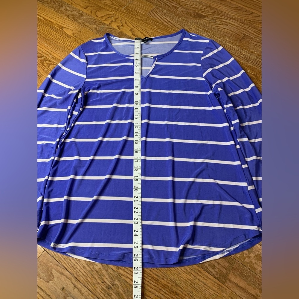 54. Lily Morgan Striped Long Sleeve Top with Hardware Detail - Size L - Picture 5 of 7